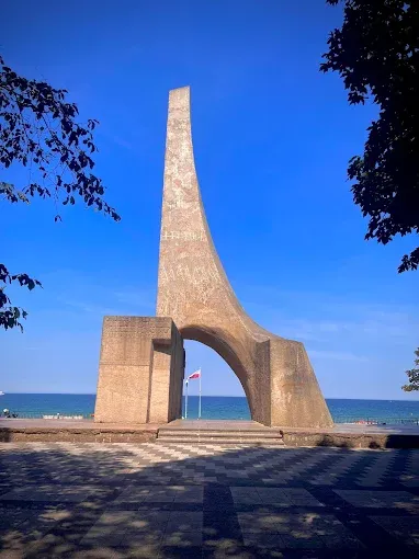 Pomnik Zaślubin Polski z Morzem w Kołobrzegu